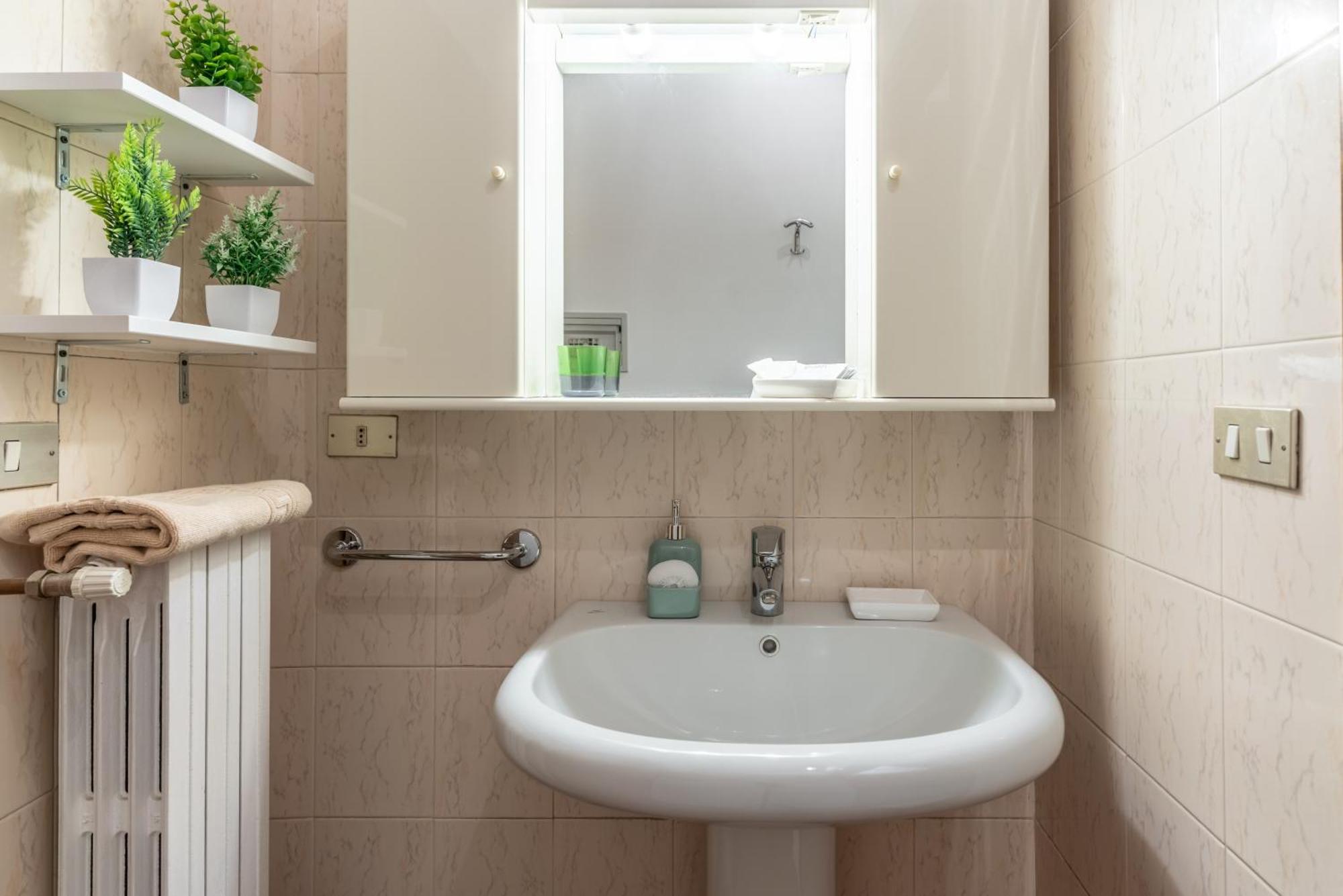 -Near Arena & Parking - Pet Friendly Historical Arena Palace Apartment เวโรนา ภายนอก รูปภาพ